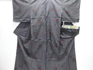 未使用品　仕立て上がり　花模様織出し本場泥大島紬着物（7マルキ）